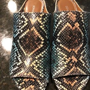 Donald Pliner shoes!